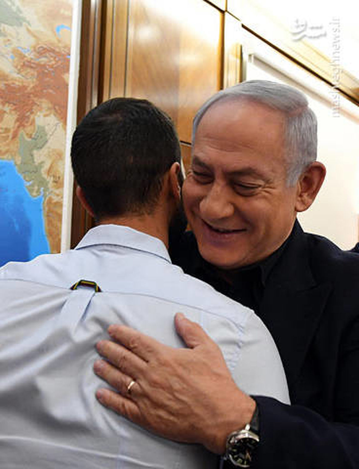 عکس: استقبال قاتل از قاتل!