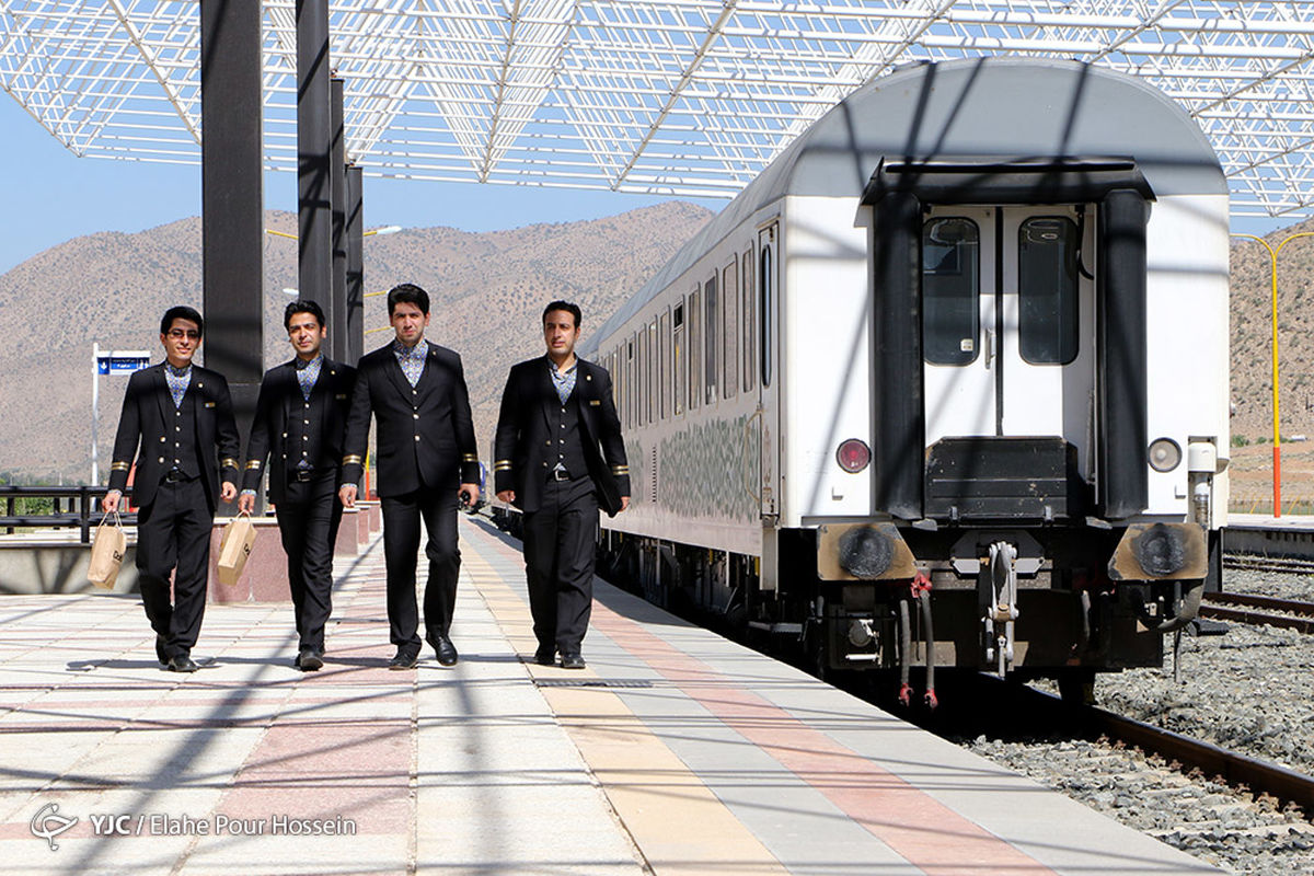 گزارش تصویری: نخستین قطار گردشگری شیراز - پاسارگاد