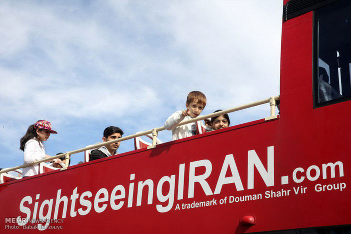 گزارش تصویری: دور تهران با اتوبوس گردشگری