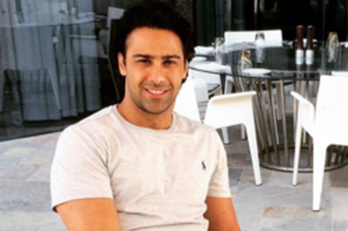 رفتار ناشایست فوتبالیست معروف با افسر راهور +عکس