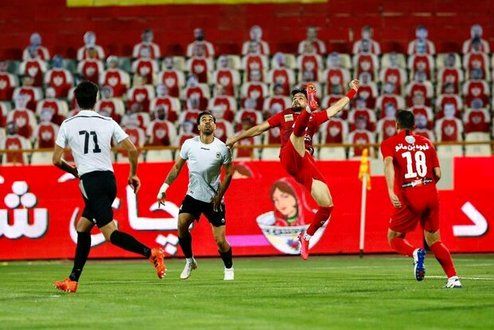 تساوی خشن بدون گل پرسپولیس و شاهین در نیمه نخست!