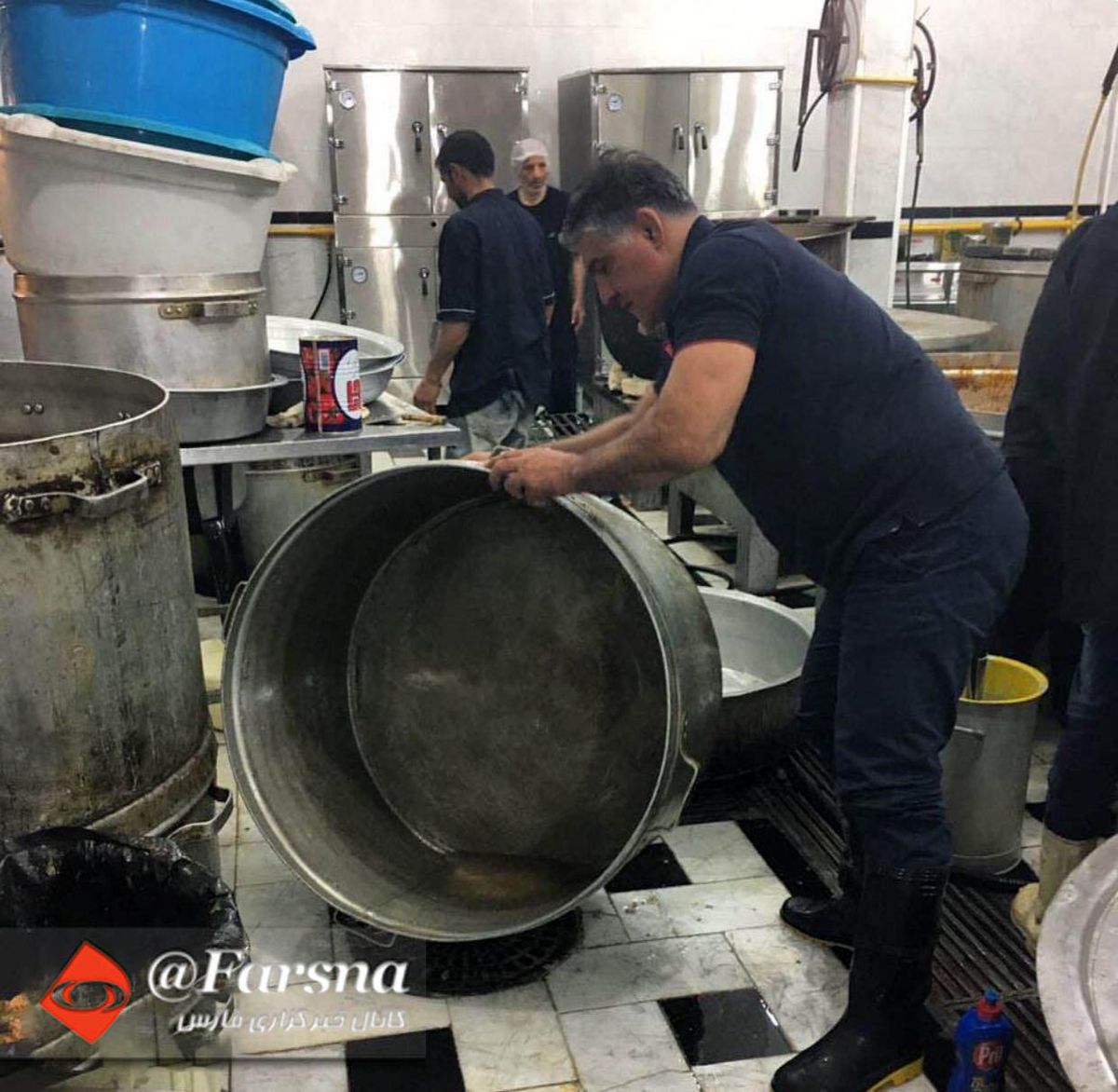 نذر علیرضا حیدری از ١٣ سالگی +عکس