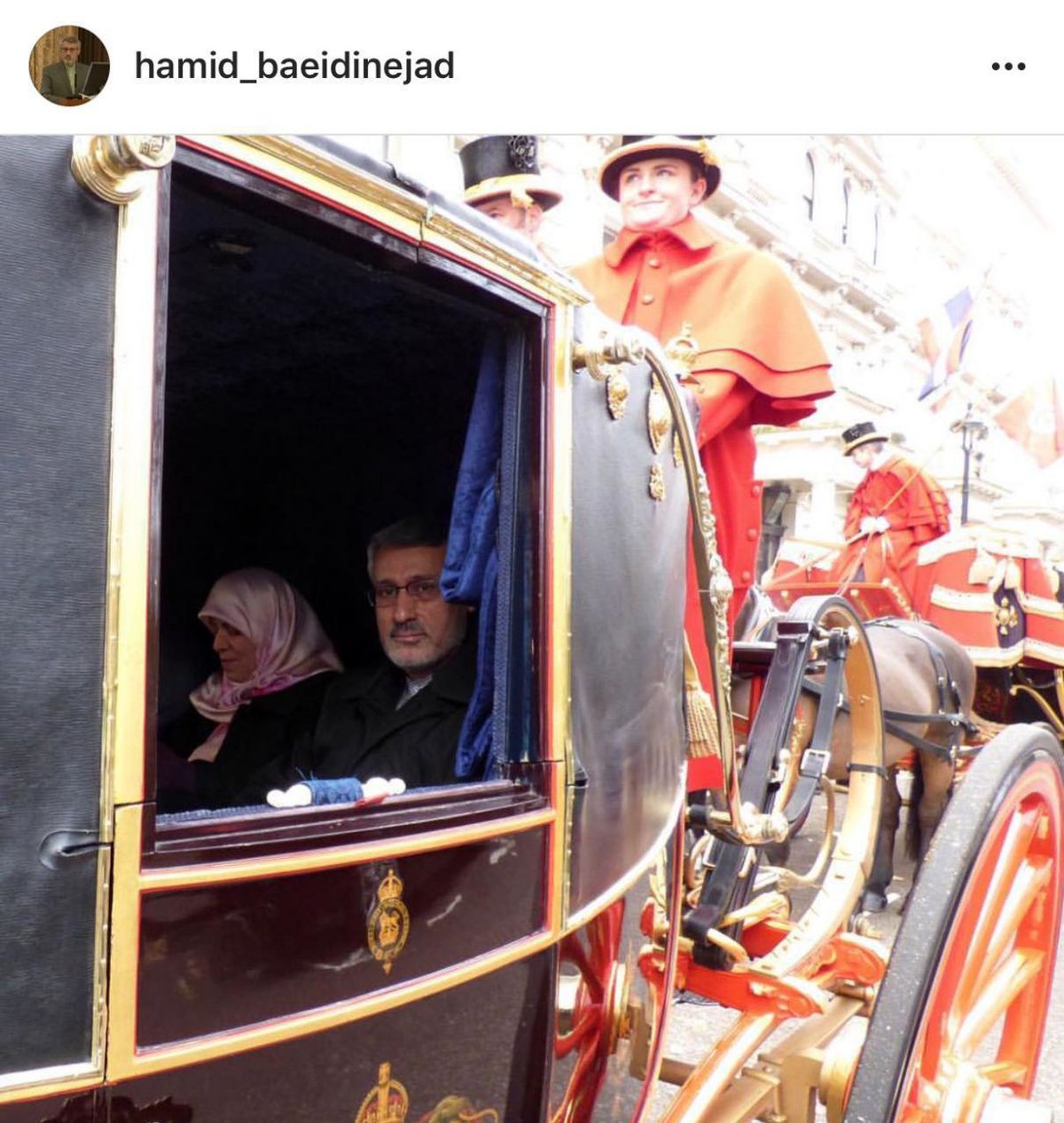 عکس: بعیدینژاد سوار بر کالسکه سلطنتی