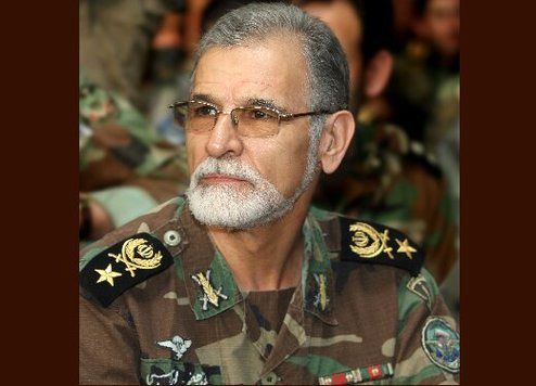 عکسی از یک امیر ارتش در کنار رهبر انقلاب که امروز درگذشت