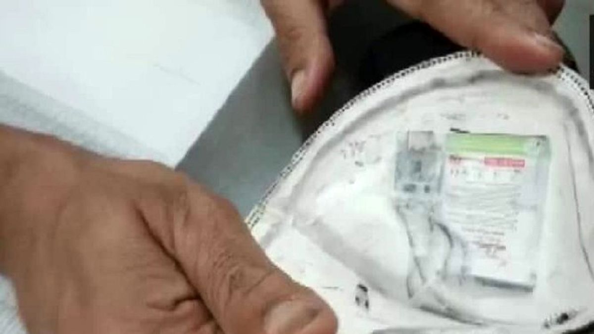 تقلب در آزمون استخدامی در پوشش ماسک! +عکس