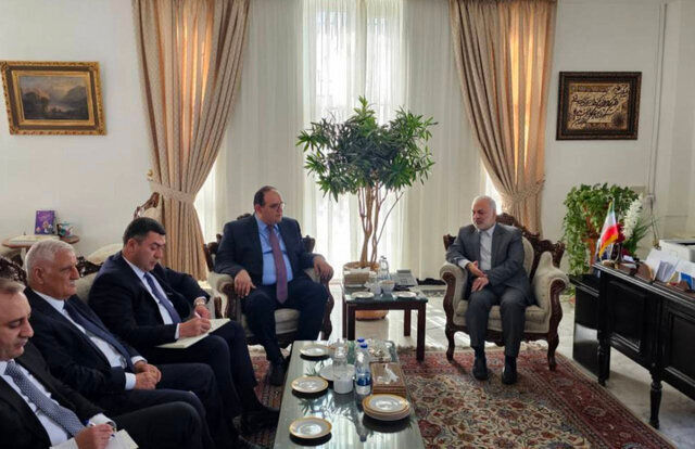 دیدار دیپلمات‌های ایران و آذربایجان در آستانه سفر «پزشکیان» به باکو