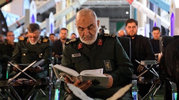 حضور فرماندهان سپاه در مراسم چهلمین روز شهادت سردار سلامی