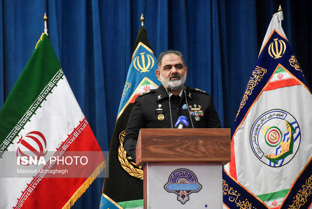 دریادار ایرانی: مردم در پاسخ دندان شکن به دشمن خوش درخشیدند