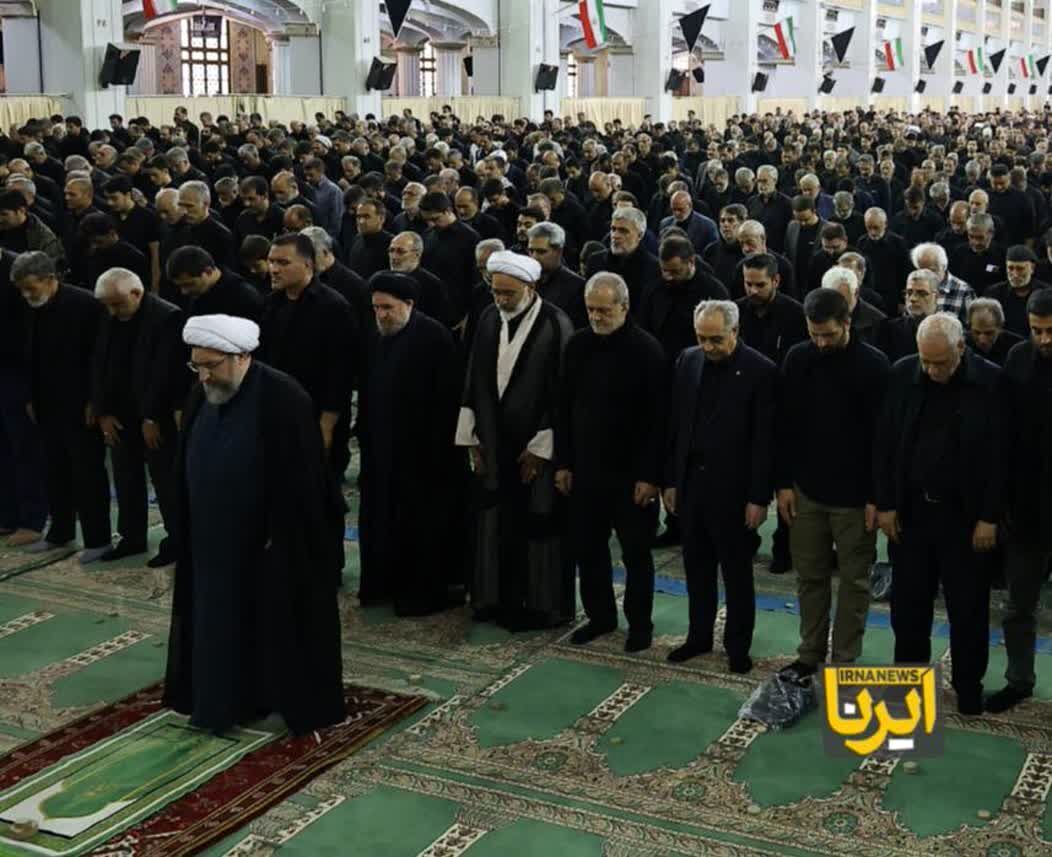 حضور پزشکیان در نماز ظهر عاشورا تبریز