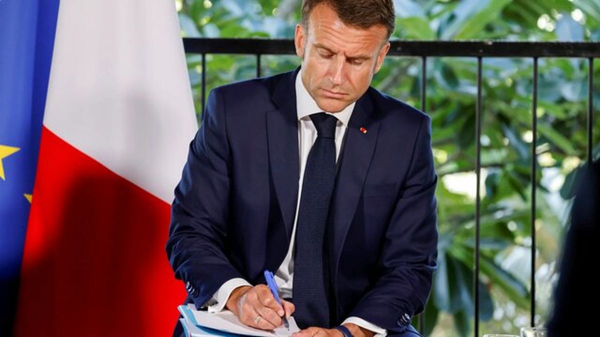 پیام ماکرون به مخبر؛ به استمرار رابطه تهران-پاریس پایبندم