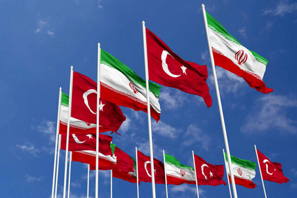 انتقال ۲۱ زندانی ایرانی از ترکیه به کشور 