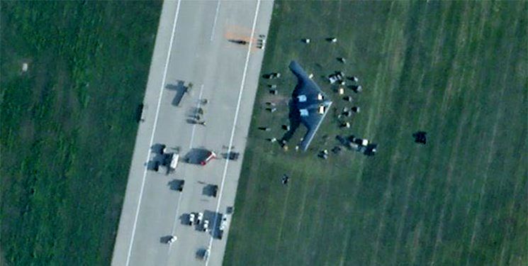 تصاویر ماهواره ای از سقوط بمب افکن پنهانکار آمریکا 