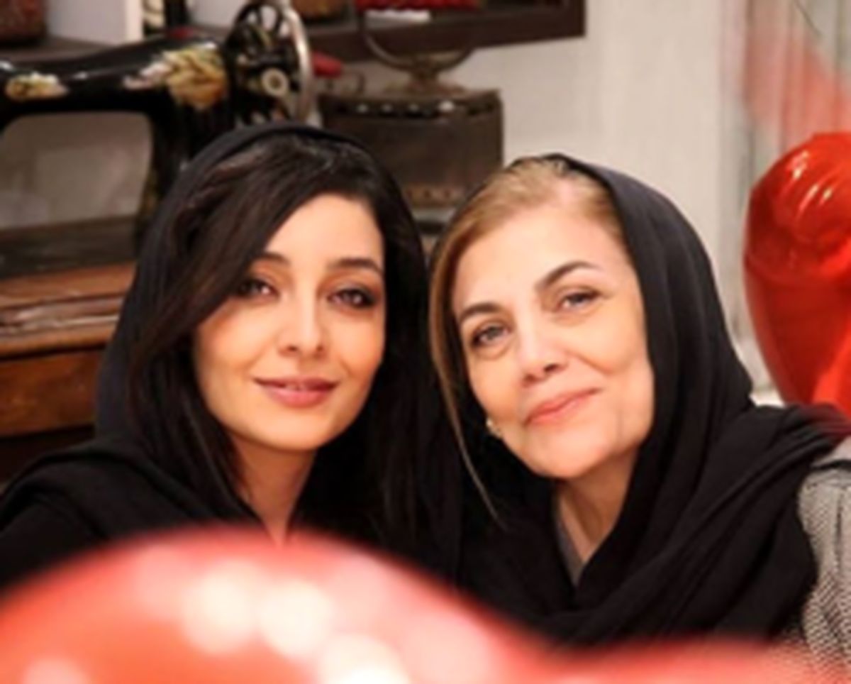 شباهت باورنکردنی ساره بیات و مادرش +عکس