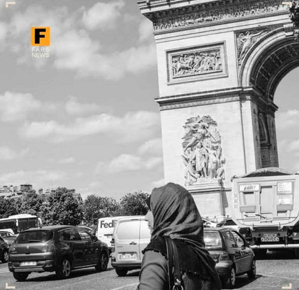 حجاب خار چشم وزیر فرانسوی