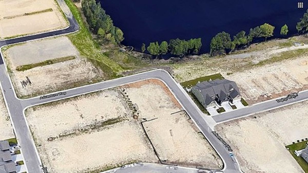 رهاکردن کودک ۸ ماهه در داخل خودرو حادثه ساز شد +فیلم