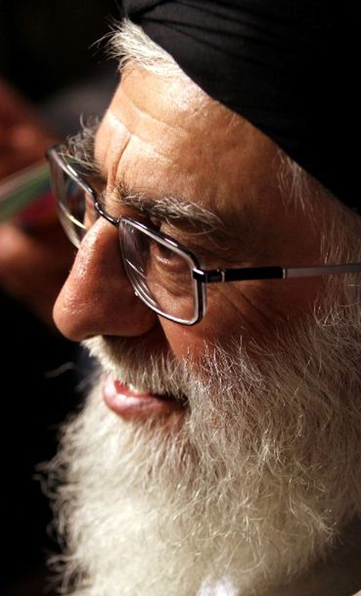 هدف ایشان تقویت محور مقاومت است/ نقش آیت الله خامنه ای در از بین بردن فتنه‌ها بی بدیل است