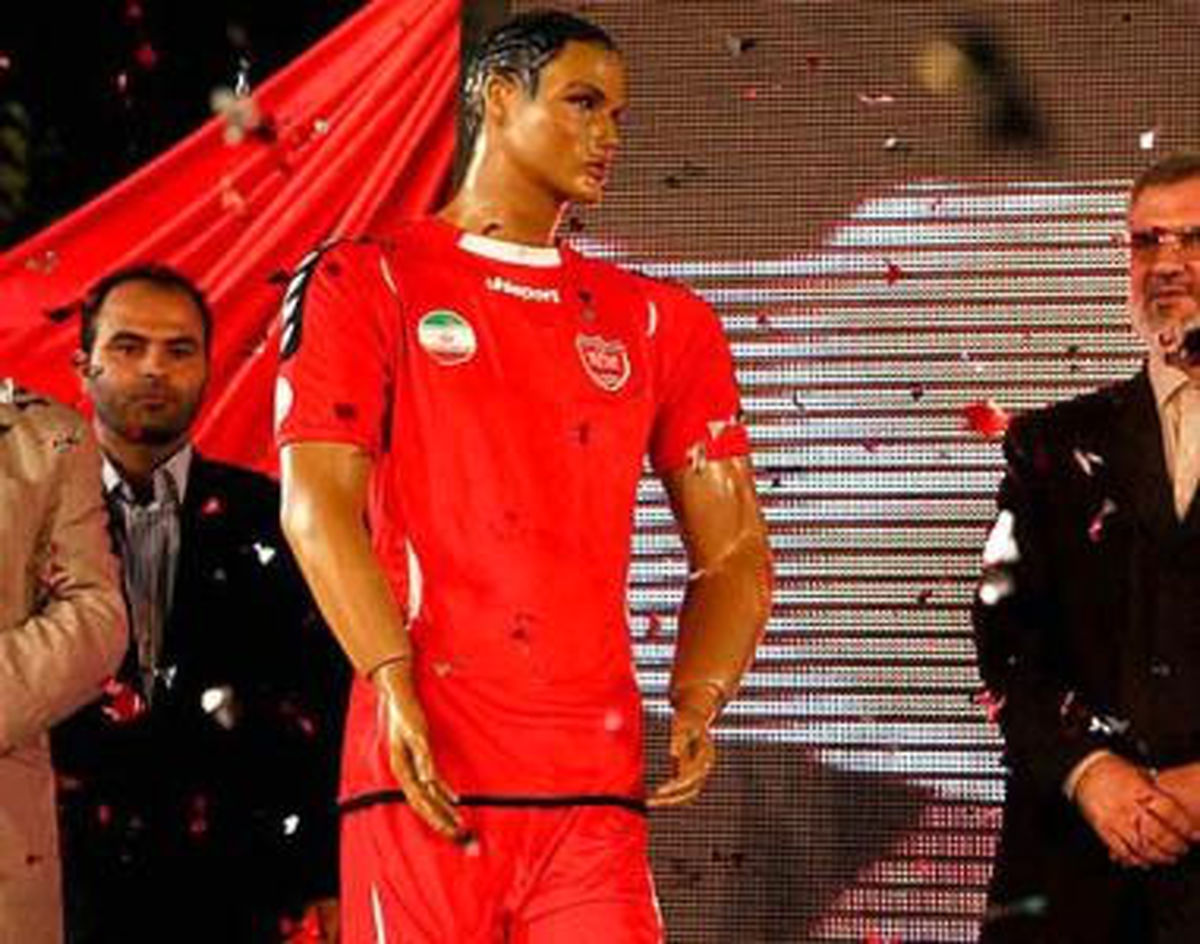 عکس/طرح معنادار پیراهن جدید پرسپولیس