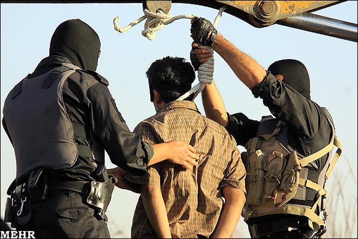 تصاویر/ اعدام دو قاچاقچی مواد مخدر