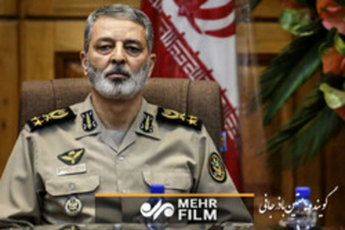 فرمانده کل ارتش استقلالی است یا پرسپولیسی؟ +فیلم