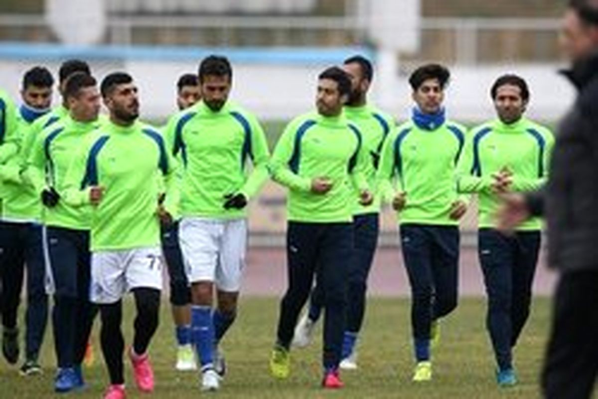 شفر یک روز به شاگردانش استراحت داد