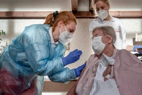 واکسن فایزر آمریکایی همچنان جان می گیرد