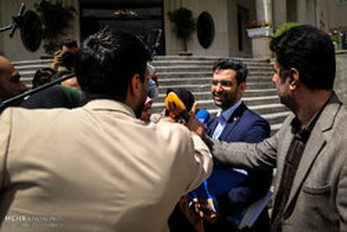 تصاویر: اعضای هیئت دولت در جمع خبرنگاران