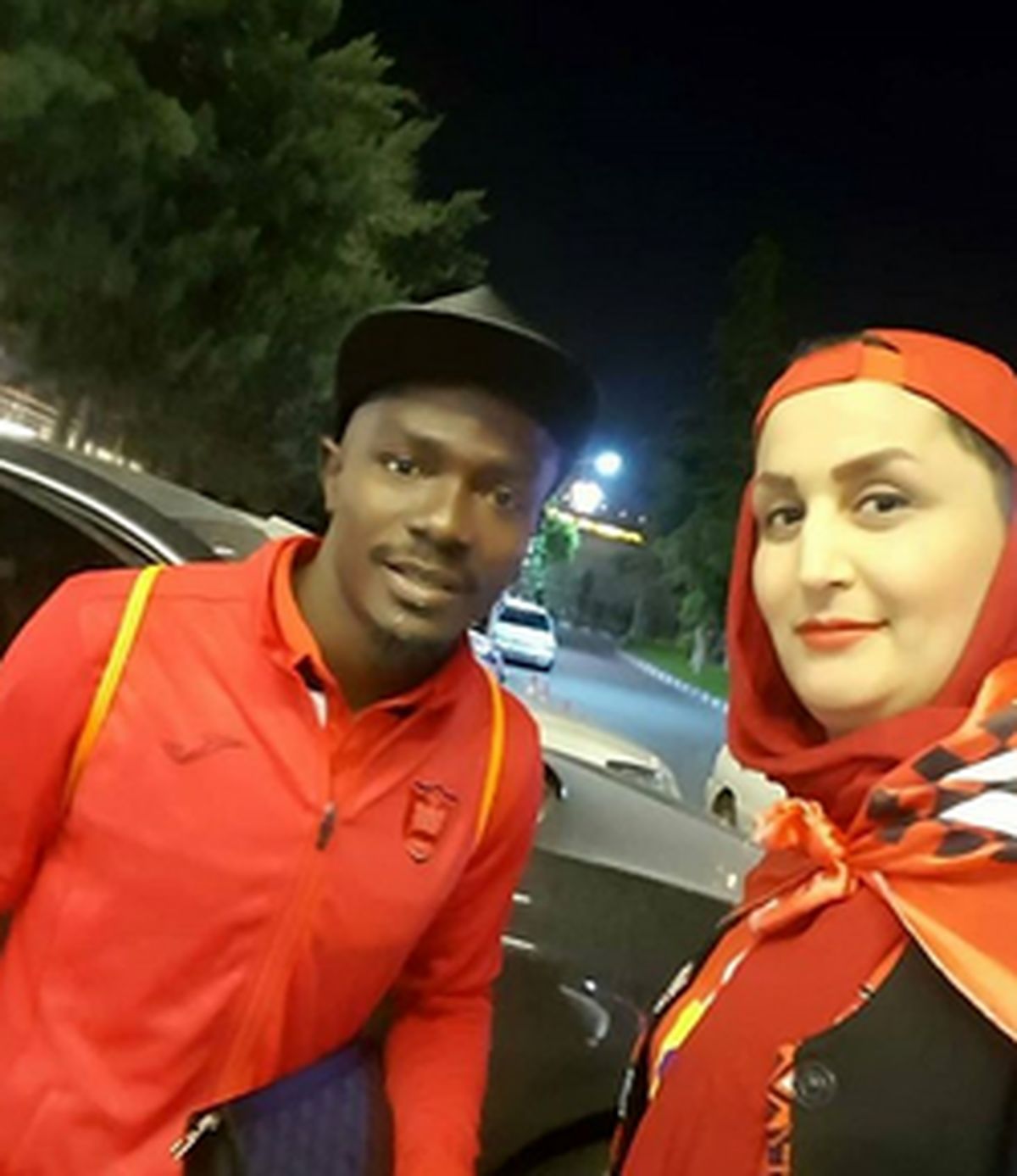 دختر معروف پرسپولیسی با گریم مردونه در ورزشگاه +عکس