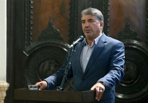 نماینده مجلس: دولت یقه دلالان دلار، سکه، خودرو و مسکن را بگیرد