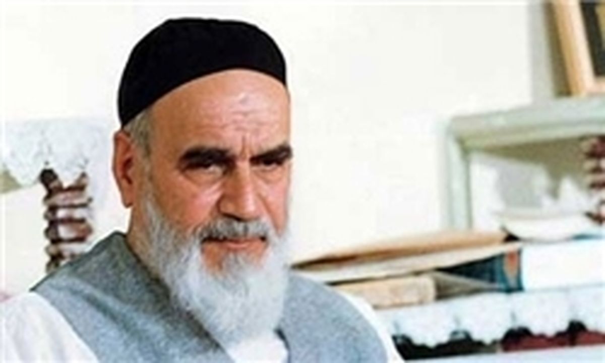 محل جلوس امام خمینی (ره) در گلزار شهدا گلباران شد