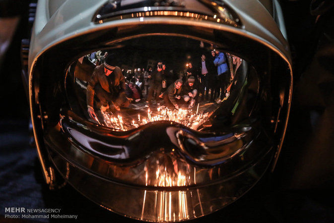 گزارش تصویری: قدردانی مردم از زحمات آتش‌نشانان