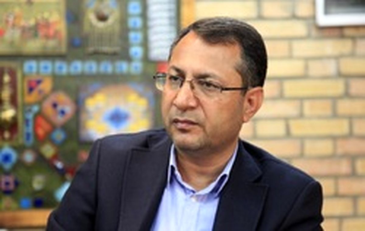 انتشار عکس نماینده مجلس با دختران بی حجابش/ کیخا: ساختگی است+ عکس