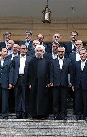 خط قرمزی که روحانی به کابینه ابلاغ کرد،چه بود؟/کار سخت روحانی برای مدیریت وزرای دولت