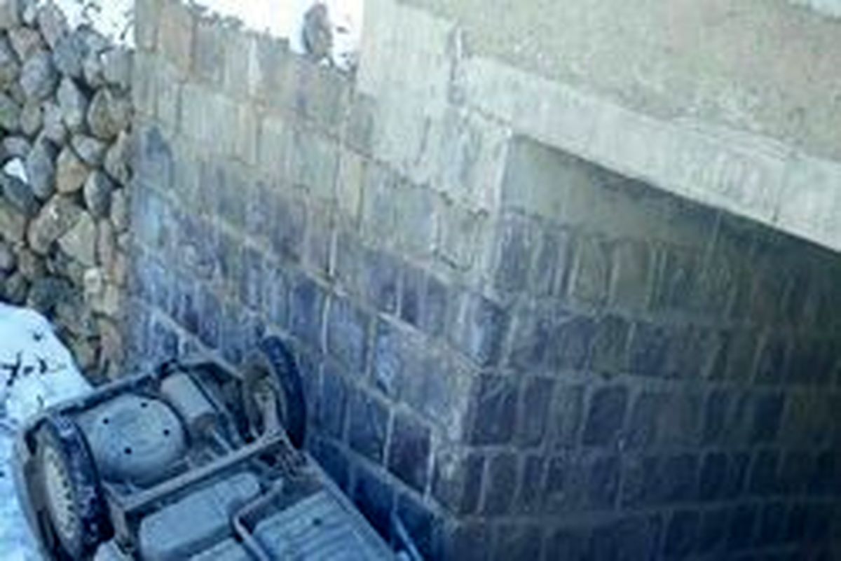 سقوط سرویس دانش آموزان ارومیه از پل