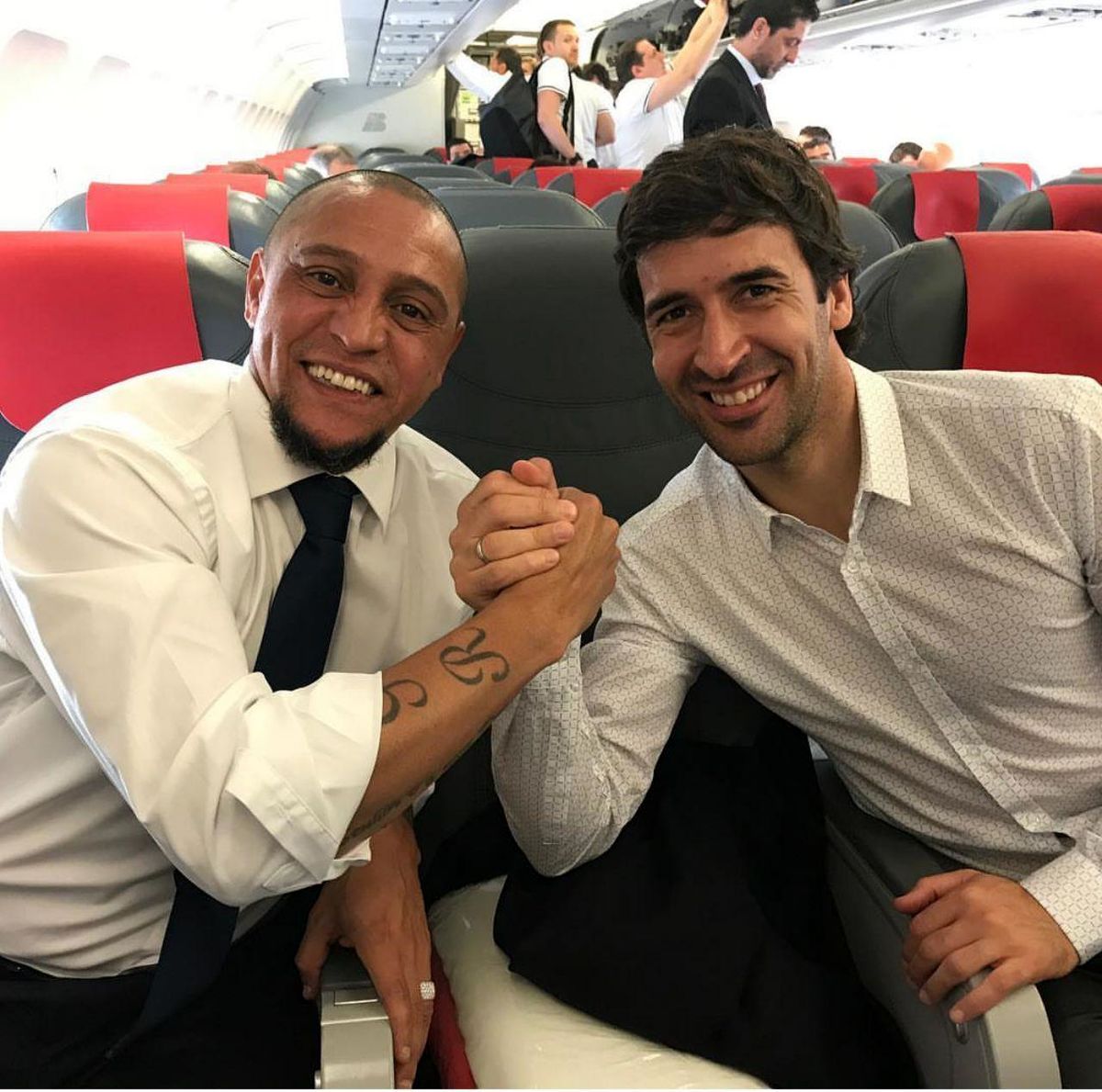 عکس: اسطوره های رئال در راه کاردیف