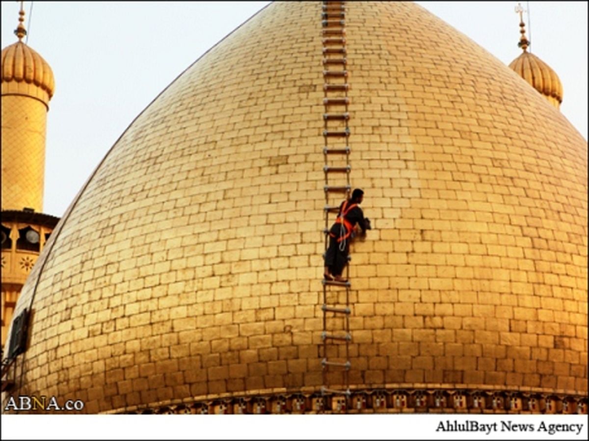 غبارروبی گنبد حرم حضرت عباس(ع)/تصاویر