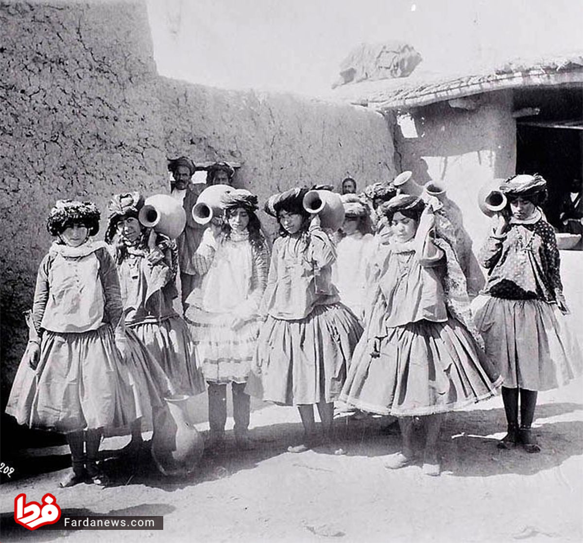 عکس: لباس دختران قاجار در ۱۱۸ سال قبل