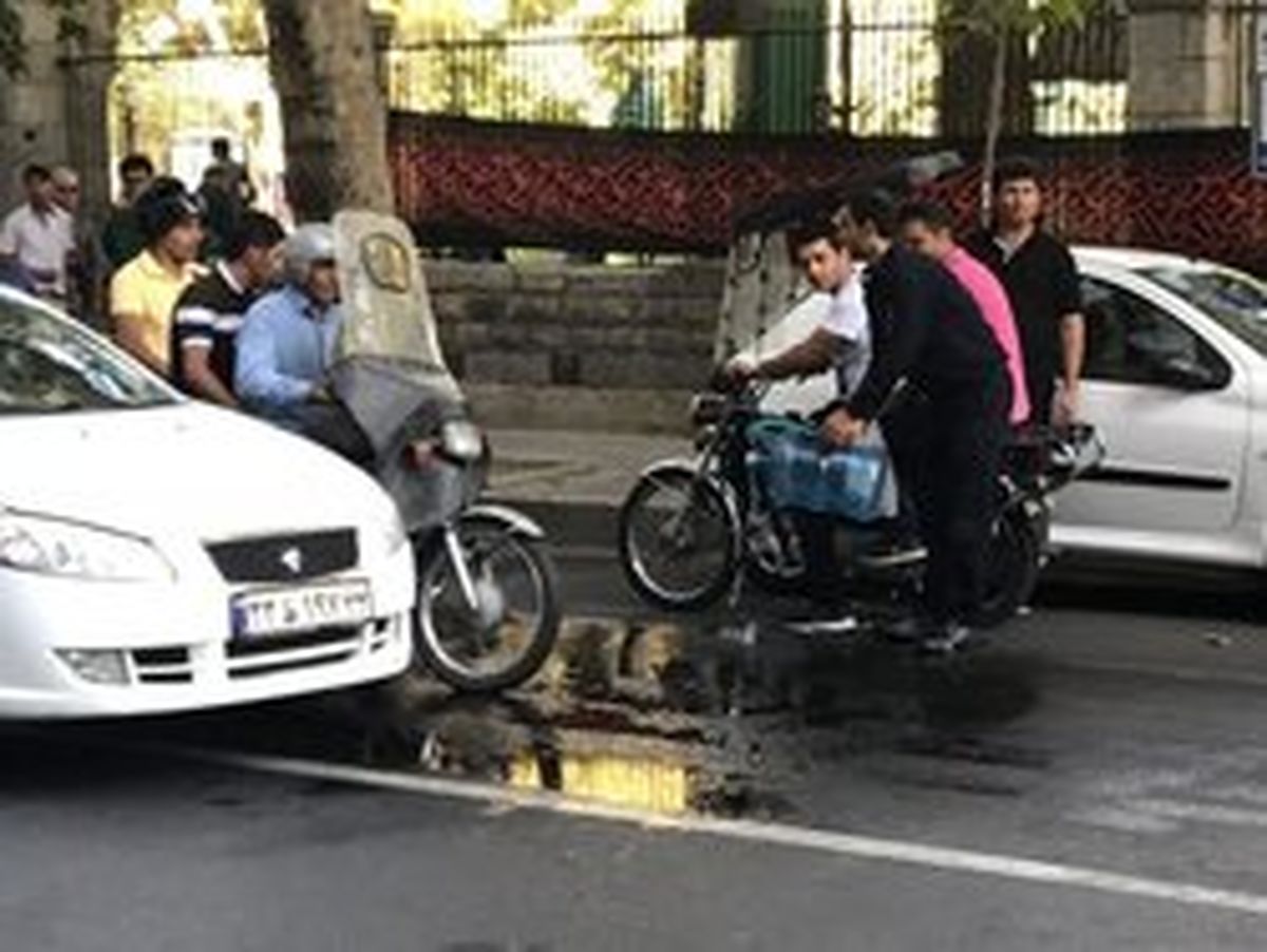 جزئیات اقدام به خودسوزی مقابل ساختمان شورا