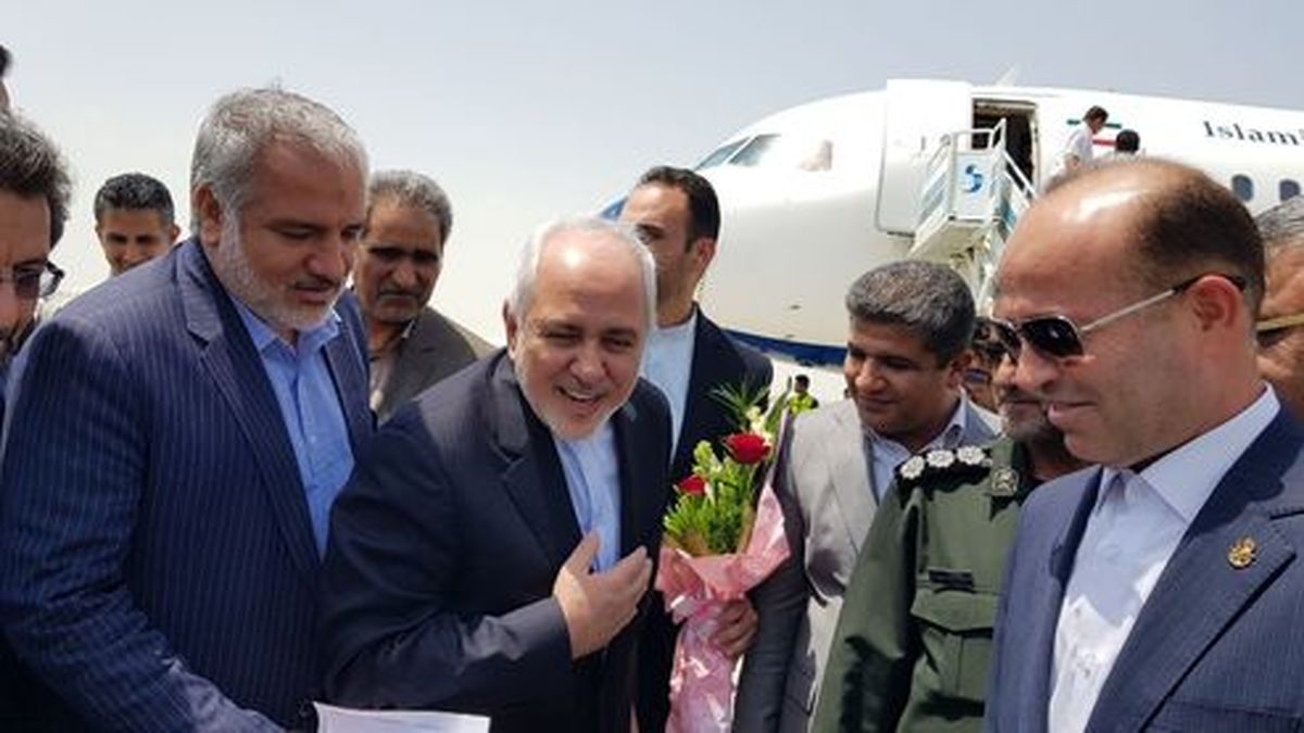 گزارش سفر ظریف به چابهار/ظریف: توسعه چابهار از سیاست‌های خارجی ایران است