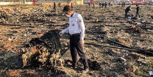 درخواست ایران ازفرانسه برای بازخوانی جعبه‌ سیاه هواپیمای اوکراینی