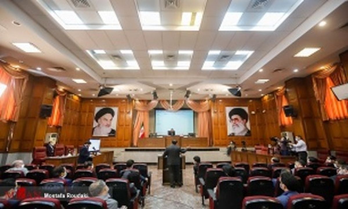 ماجرای کوله‌پشتی ۲۰۰ هزار دلاری، رشوه دربانی به صالحی