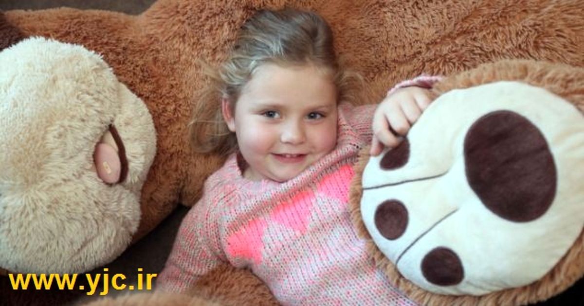 دختر بچه‌ای با بیماری "عروسک چینی"/عکس