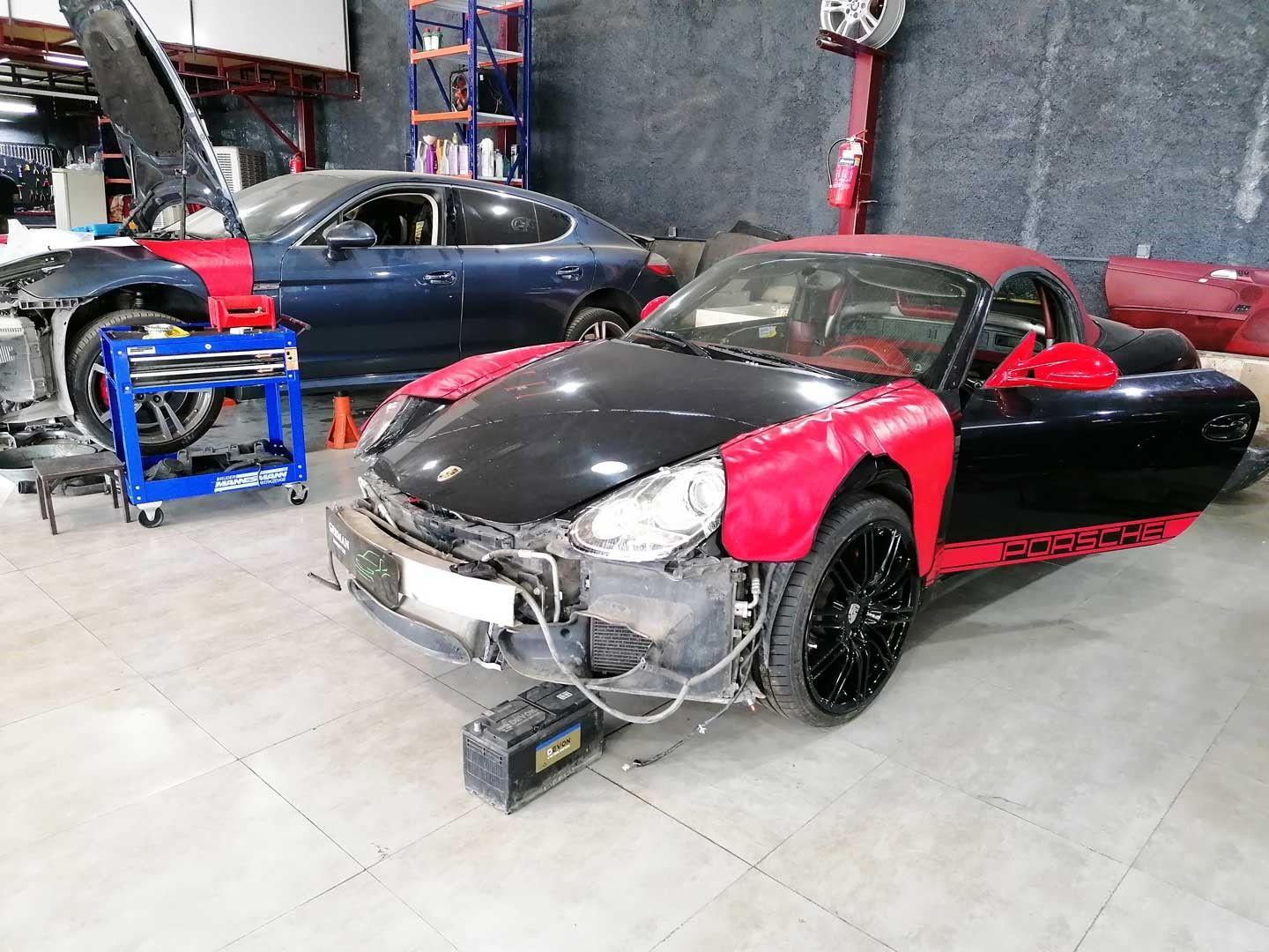 در صورت خرابی و تعمیر کروک و سانروف و سقف پاناروما خوب به کجا مراجعه کنیم با ما همراه باشید تا بهترین واحد تعمیرات سانروف و کروک و سقف پانوراما و شیشه برقی را به شما معرفی کنیم .