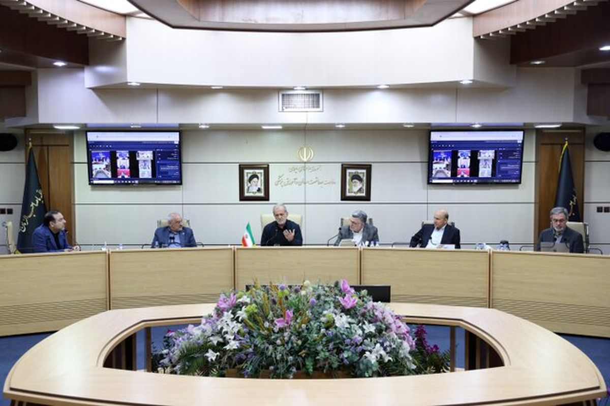 روایتی از دیدار امروز عارف با خبرنگاران حوزه دولت