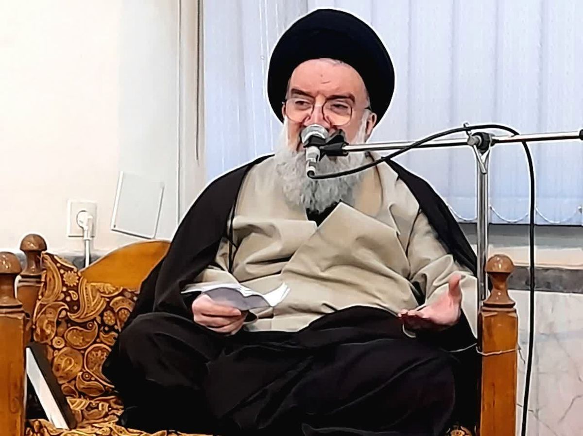 آیتالله خاتمی:راه مقابله با آمریکا مقاومت است