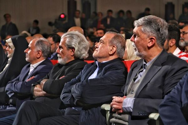 سیمرغ‌های فیلم فجر صاحبان خود را شناختند/ حضور رئیس جمهور در اختتامیه