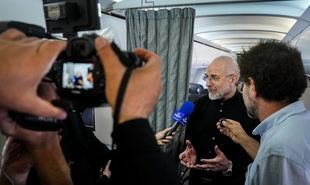 تصاویر: گفت‌وگوی قالیباف با خبرنگاران در‌ هواپیما در بازگشت از سفر سوئیس
