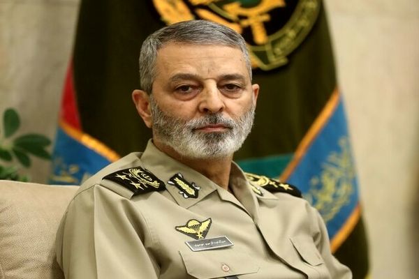 سرلشکر موسوی: تقویت سپر قدرتمند دفاعی در دستور کار قرار گرفته 