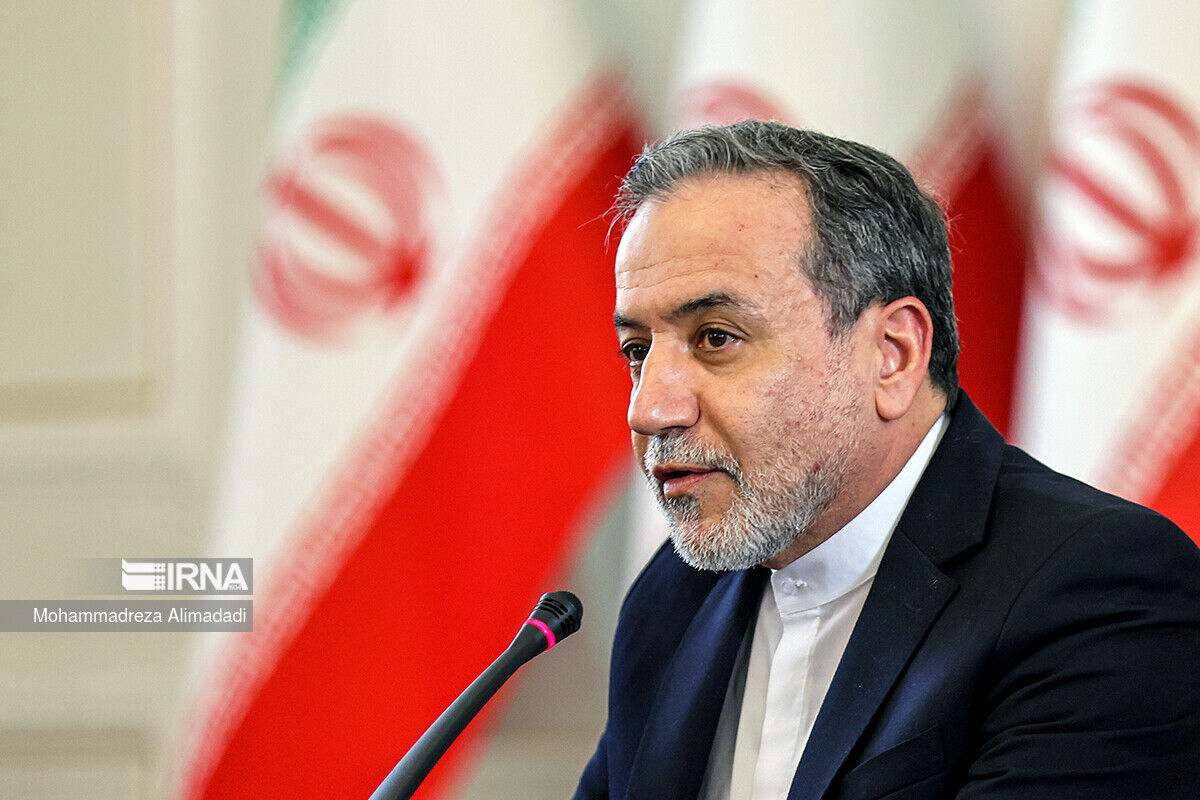 عراقچی: نمیتوانیم از برنامه غنیسازی خود دست بکشیم