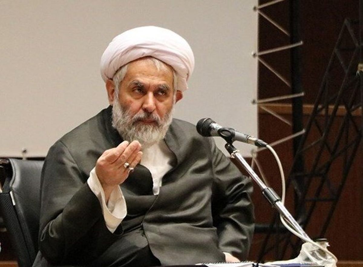 طائب: آمریکا در سبزه میدان با قیمتها بازی میکند
