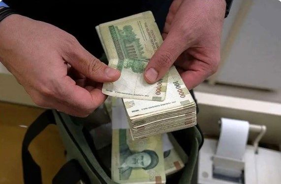 حقوق کارمندان پلکانی شد | چه کسانی بیشترین افزایش را می‌گیرند